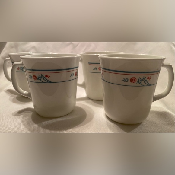 Vintage Corelle PRINCETON PRINSTON 4 Cups Mugs Red Blue Floral Nice! - Picture 4 of 9
